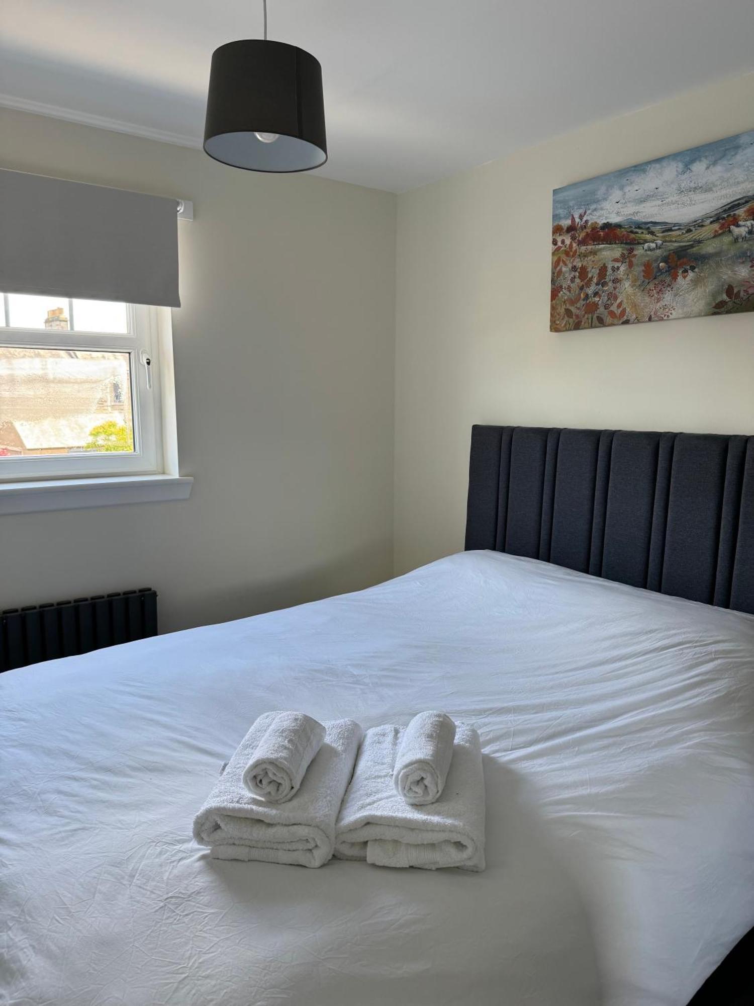 Modern 3 Bedroom Apartment In Markinch, Fife Exteriör bild